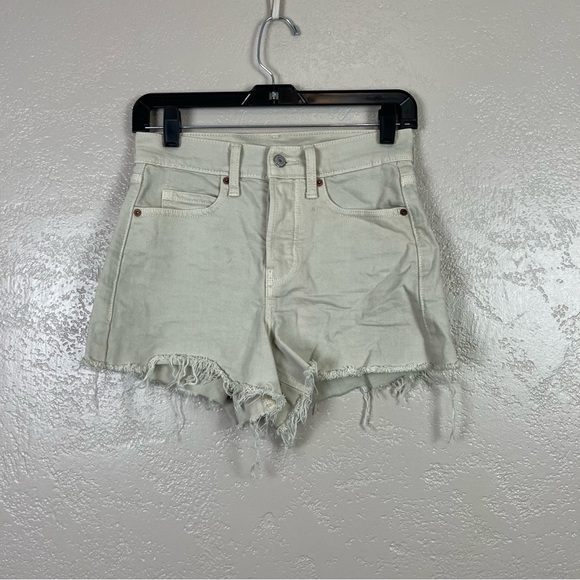 Old Navy Pants - Chosse 5 Ítems For $30‎ Old navy sky -HI- A-LINE women 0 beige shorts
